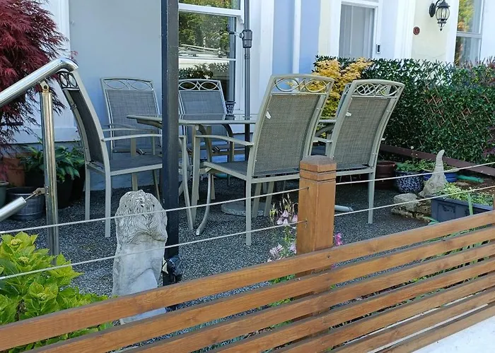 Lawnswood Guest House